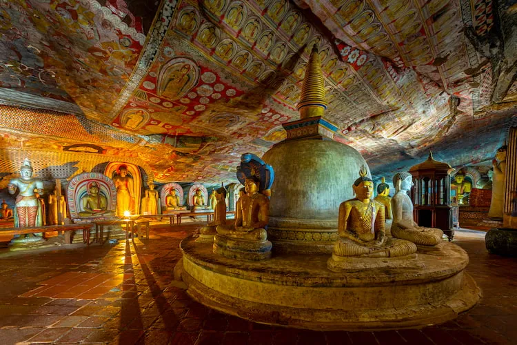 shutterstock Dambulla Cave Templ